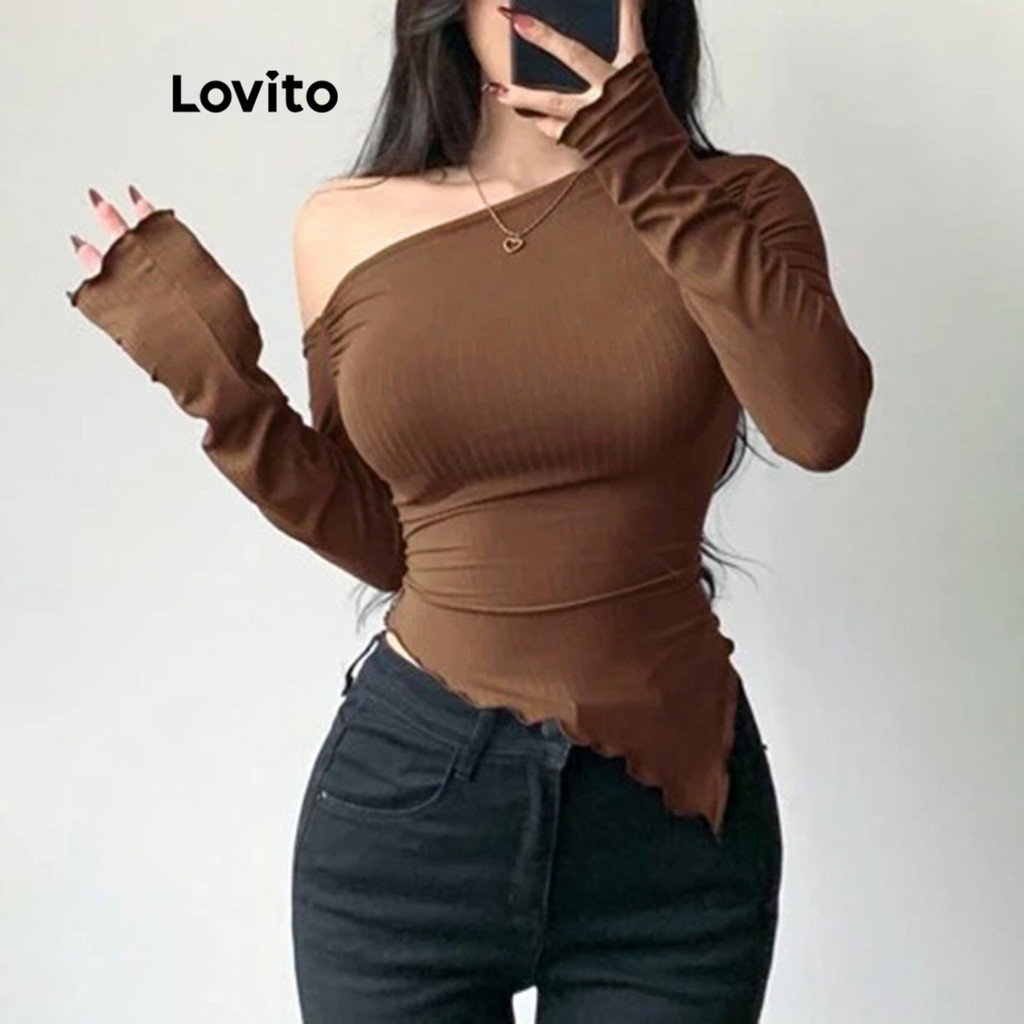Lovito เสื้อยืดทรงจับจีบไม่สมมาตรแบบสบาย ๆ สำหรับผู้หญิง L101AD216