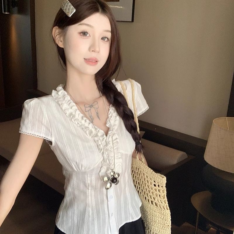 LINNA~Tเวอร์ชั่นเกาหลี คอวี ลูกไม้ ลูกไม้ แขนสั้น เสื้อเชิ้ต สไตล์ใหม่ สไตล์หวาน