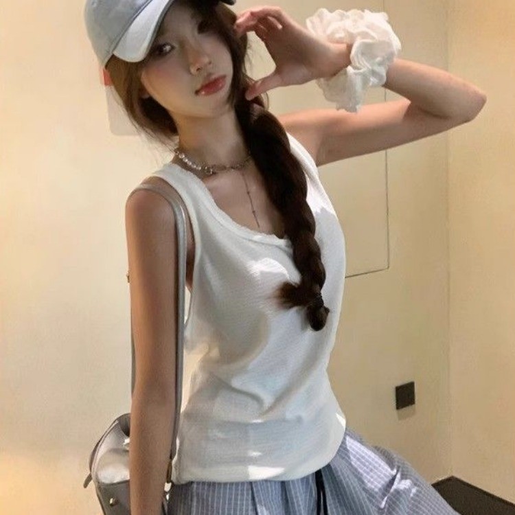 IELGY เสื้อกั๊กดีไซน์เฉพาะกลุ่มผูกเชือกสําหรับผู้หญิงสาวร้อนคอยูสลิมมิ่งเสื้อแขนกุดลําลอง - รูปที่ 3