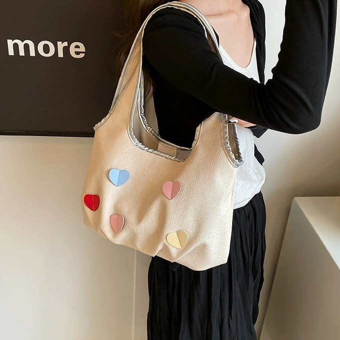 tokyosellected (T2159) กระเป๋าผ้าสะพายไหล่หนังPU  ลายหัวใจ