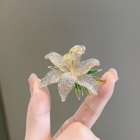 เข็มกลัดลูกแก้วรูปใบไม้ พลอยหิน-crystal alloy อุปกรณ์ประดับสำหรับโอกาสพิเศษและของขวัญสุภาพสตรี