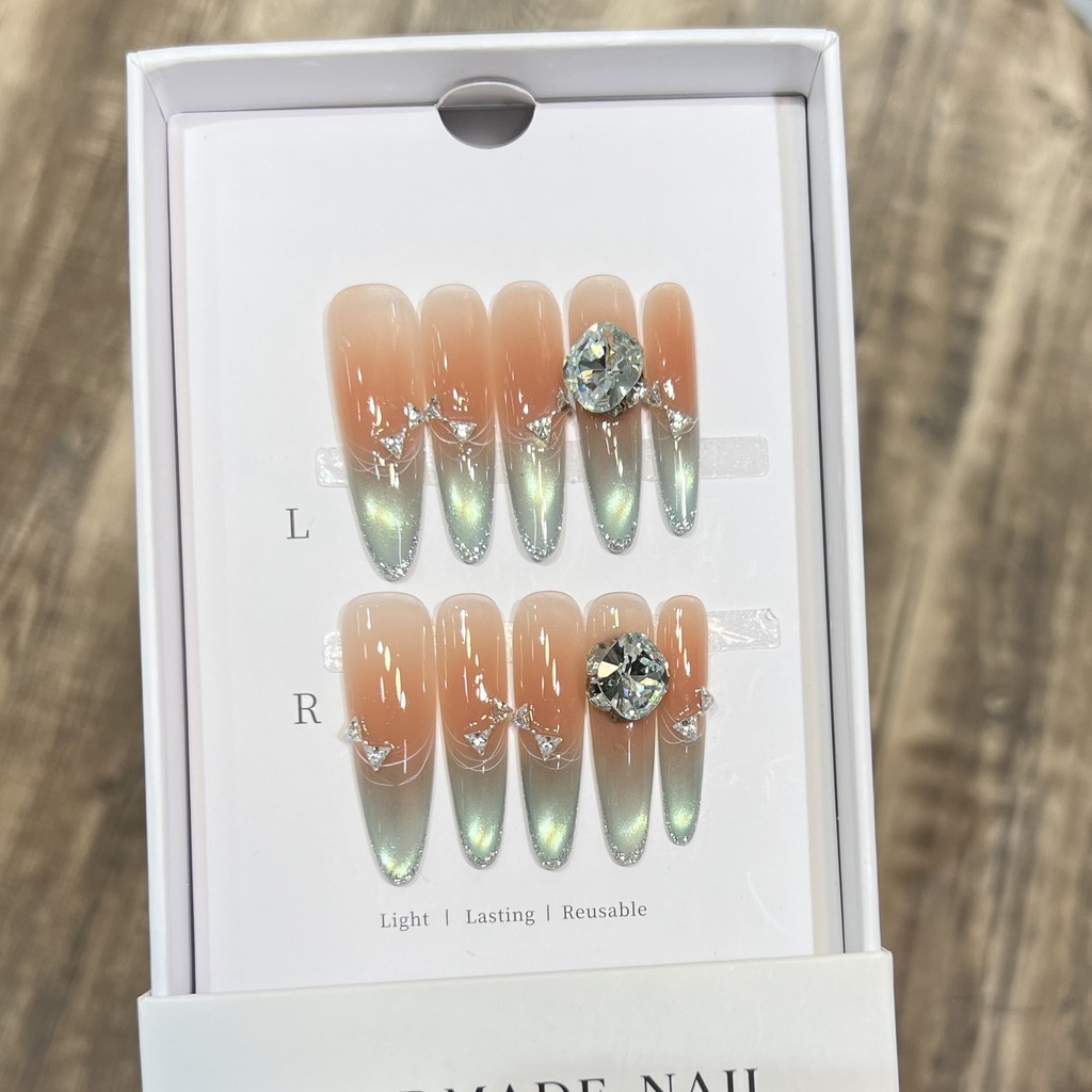 HANDMADE + กาวฟรีArtificial Nail สีเขียว Guava Ice Transparent Blush Cat Eye French Phototherapy เล็