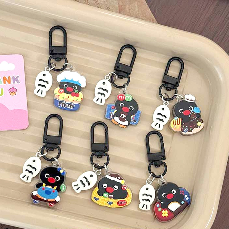 5 พวงกุญแจพลาสติก Pixar Penguin น่ารัก