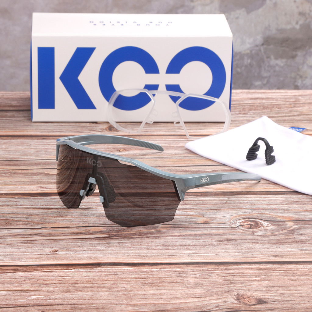 แว่นกันแดด.Photochromic.Mans.KOO.ALIBI.Fuchsia