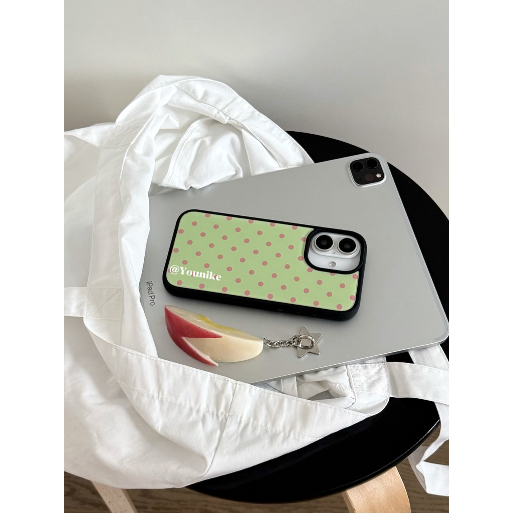 Ins Ouni สไตล์เดียวกันสไตล์เกาหลี Niche โบราณ Retro Polka Dot องค์ประกอบ Girly กันลื่นเหมาะสําหรับ iphone16pro/15promax เคสป้องกัน Apple 13/14 เคสโทรศัพท์ เคสป้องกัน iPhone12/11 กรณี ราคา ถูกที่สุด ดีลบีเคเค แกลเลอรีภาพที่ 3