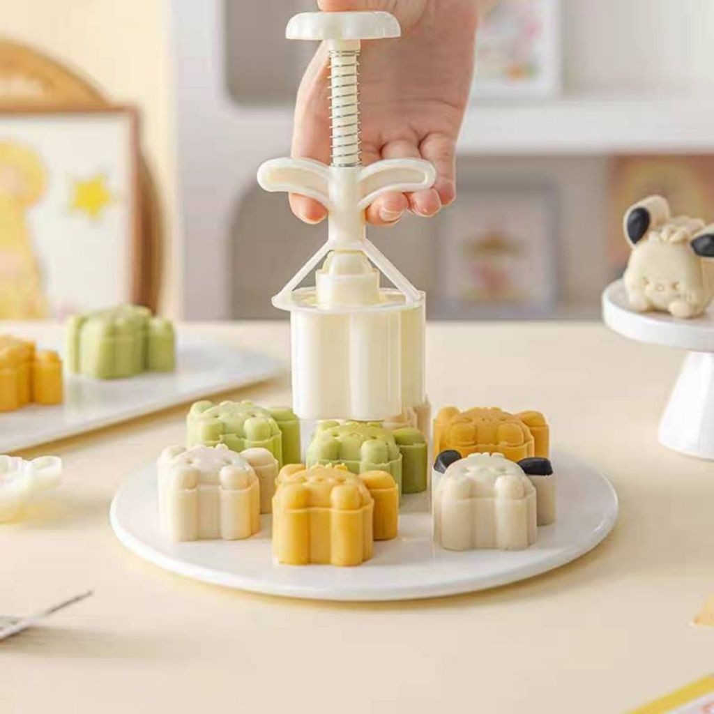 B&B แม่พิมพ์กดขนมไหว้พระจันทร์ขนาด 50 กรัม 1 ชุด 2 ลาย (น้องหูดำ) - รูปที่ 3