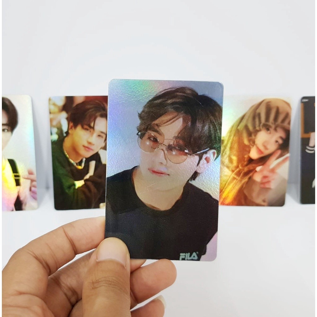 PRINT HOLOGRAM K-POP CARD MADE OF 0.9MM THICKNESS PVC