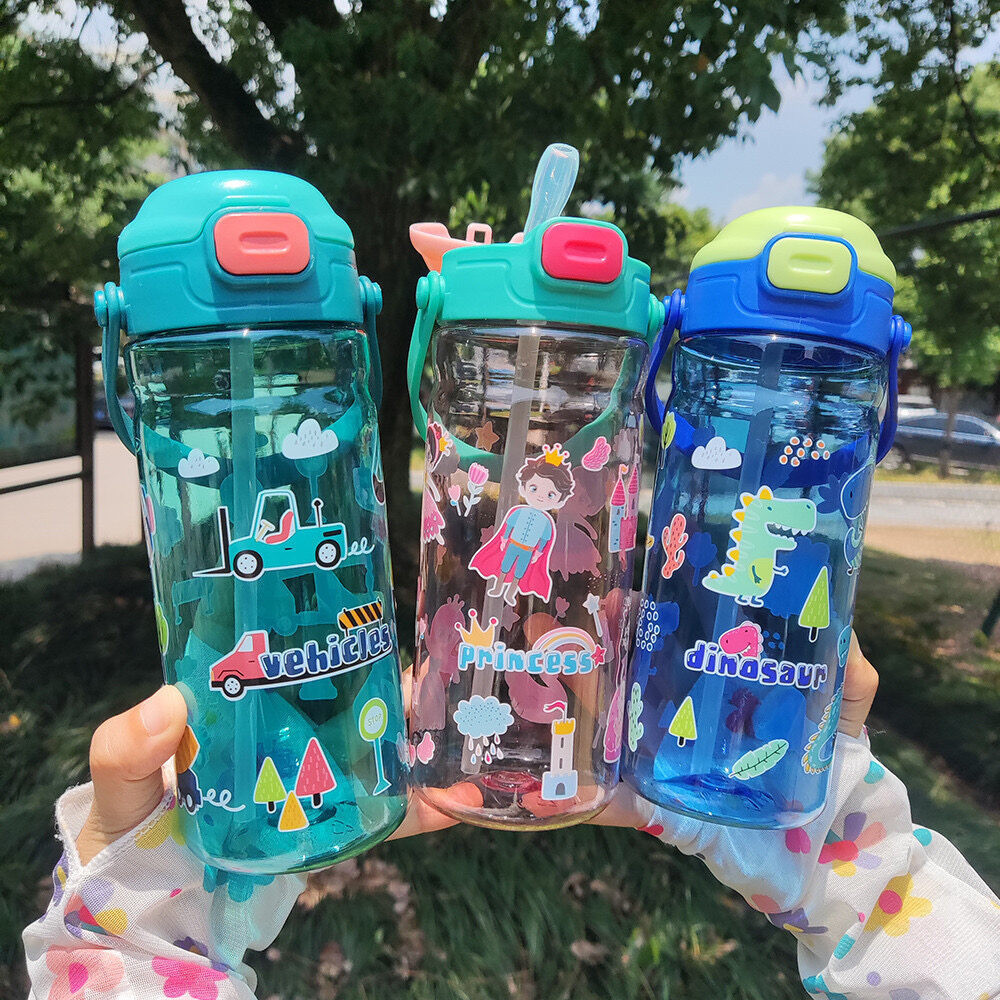 ขวดน้ําพลาสติก พร้อมหลอดดูด ปลอด BPA ขนาด 550 มล. ทนทาน ไม่แตกง่าย พร้อมที่จับ สําหรับเด็ก