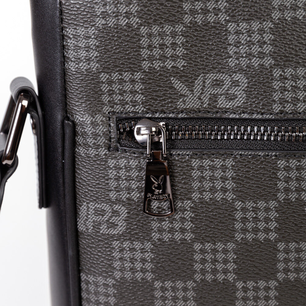 Playboy:Vincent  Men's bag กระเป๋าสะพายข้างผู้ชาย รุ่นST-B243PBM287-BK ดีไซน์กระเป๋าทรงแมสเซนเจอร์ ลายตารางโลโก้ สีดำ