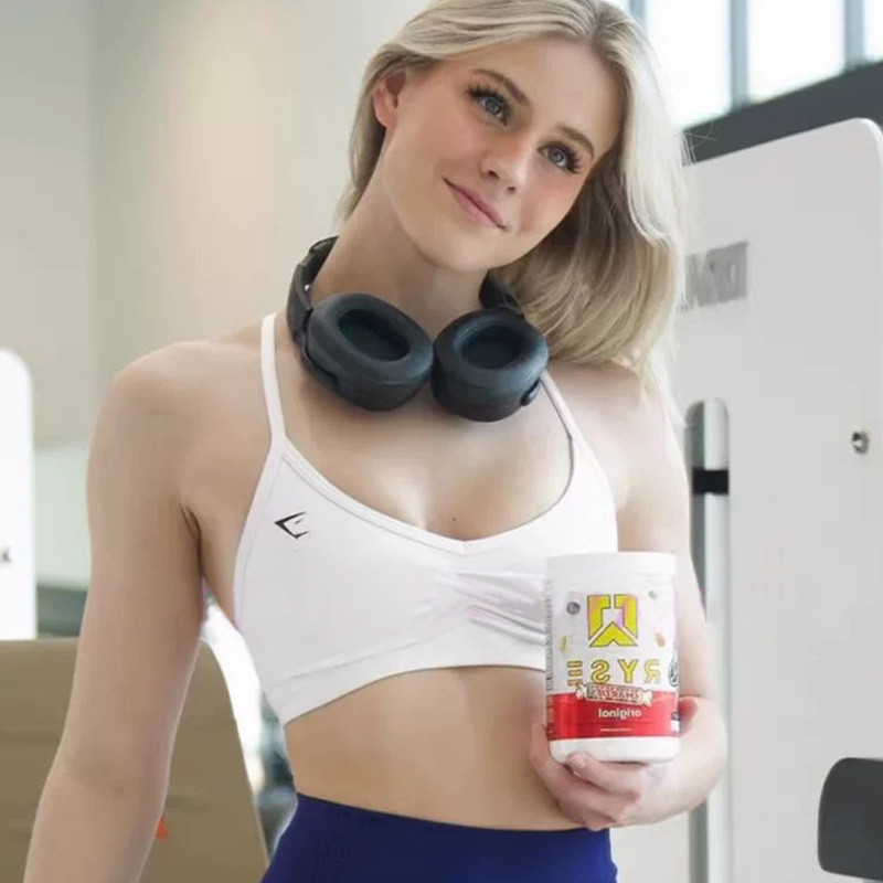 GYM+SHARK รองรับแสงสปอร์ตบราสไตล์มินิมอล
