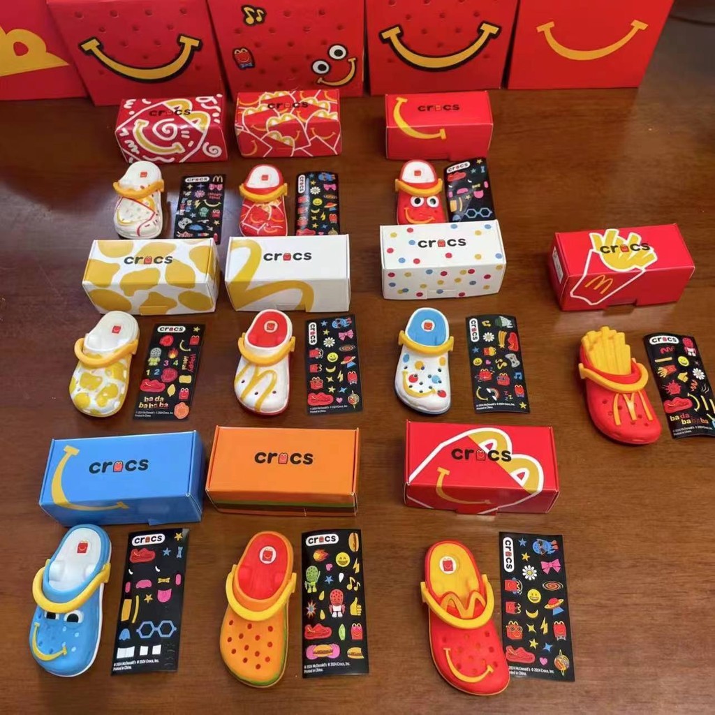 ใหม่ 2024 McDonalds Crocs Happy Meal Mcdo Crocs พวงกุญแจ Crocs ของเล่นเด็กของขวัญ