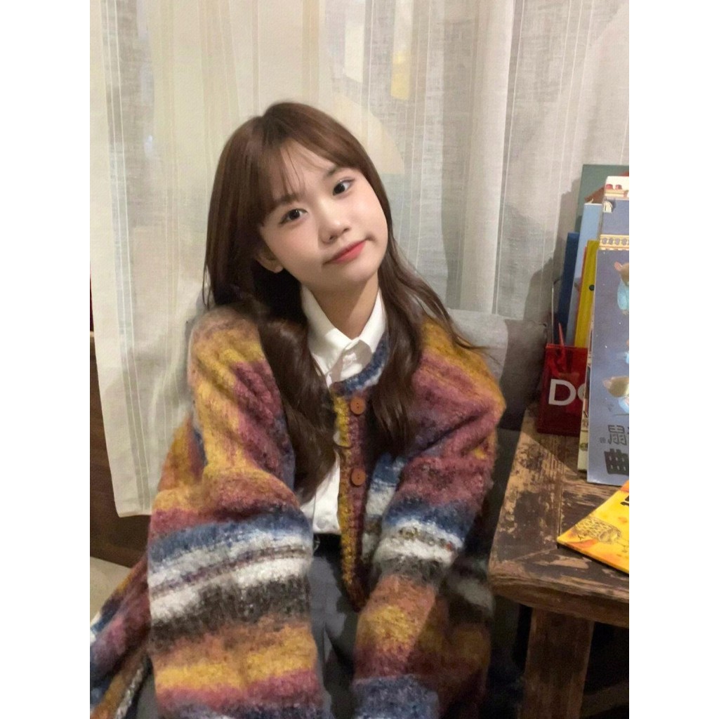ที่เรียบง่ายอเนกประสงค์ย้อนยุคที่มีสีสันลายเสื้อกันหนาวผู้หญิงฤดูใบไม้ร่วงฤดูหนาวรูปแบบใหม่สไตล์ขี้เกียจหลวมซอกนักเรียนคาร์ดิแกนถัก