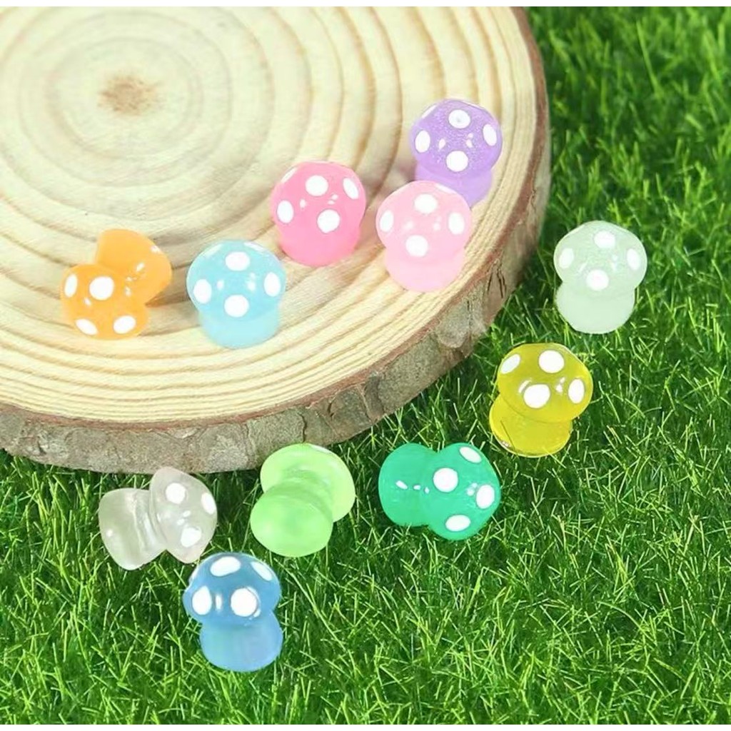 10ชิ้นน่ารักไมโครภูมิทัศน์ที่มีส่องสว่างจําลองเห็ดเรืองแสงมอสพืชสวนภูมิทัศน์อุปกรณ์ตกแต่งขนาดเล็กเครื่องประดับ