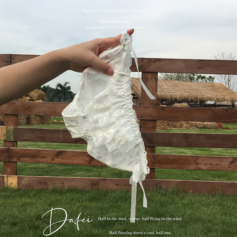 ชุดชั้นในสตรีสไตล์ญี่ปุ่น Pure Desire ดีไซน์ Lace-Up พร้อมกางเกงเอวต่ำ จากผ้าฝ้ายแท้