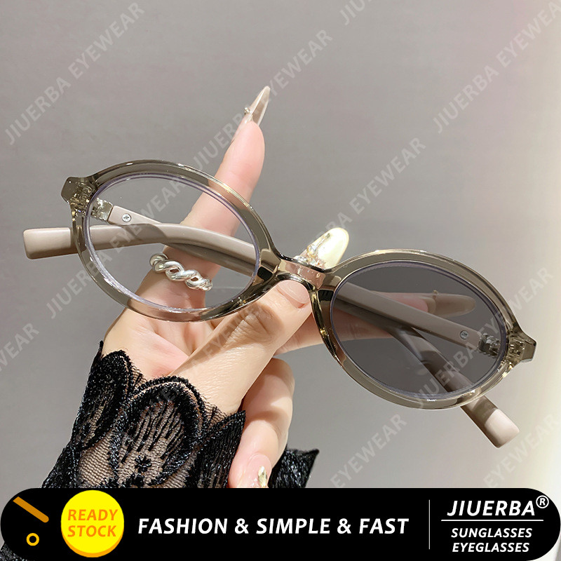 (JIUERBA) แว่นตาทรงรูปไข่ขนาดเล็ก แบบปรับแสง(Photochromic) สีเทา ป้องกันแสงสีฟ้า เหมาะสำหรับผู้หญิงสายตาสั้น