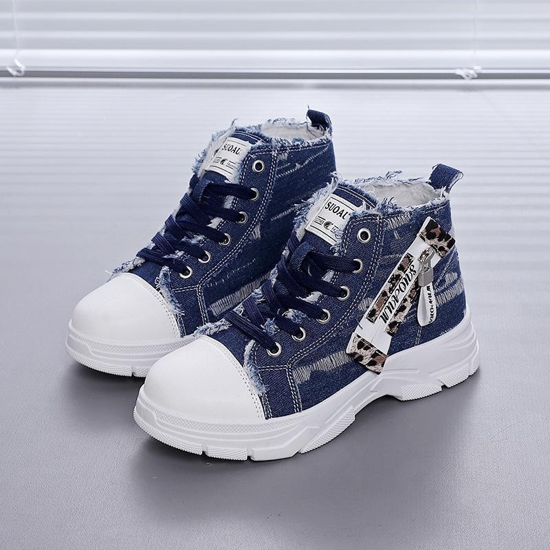 รองเท้าบูททรงมาร์ติน High-Top ออกแบบใหม่ สวมใส่ง่าย ระบายอากาศได้ดี sole หนานุ่ม เพิ่มความสูง เหมาะสำหรับการแต่งกายในสไตล์คูลๆ และการใช้งานประจำวัน