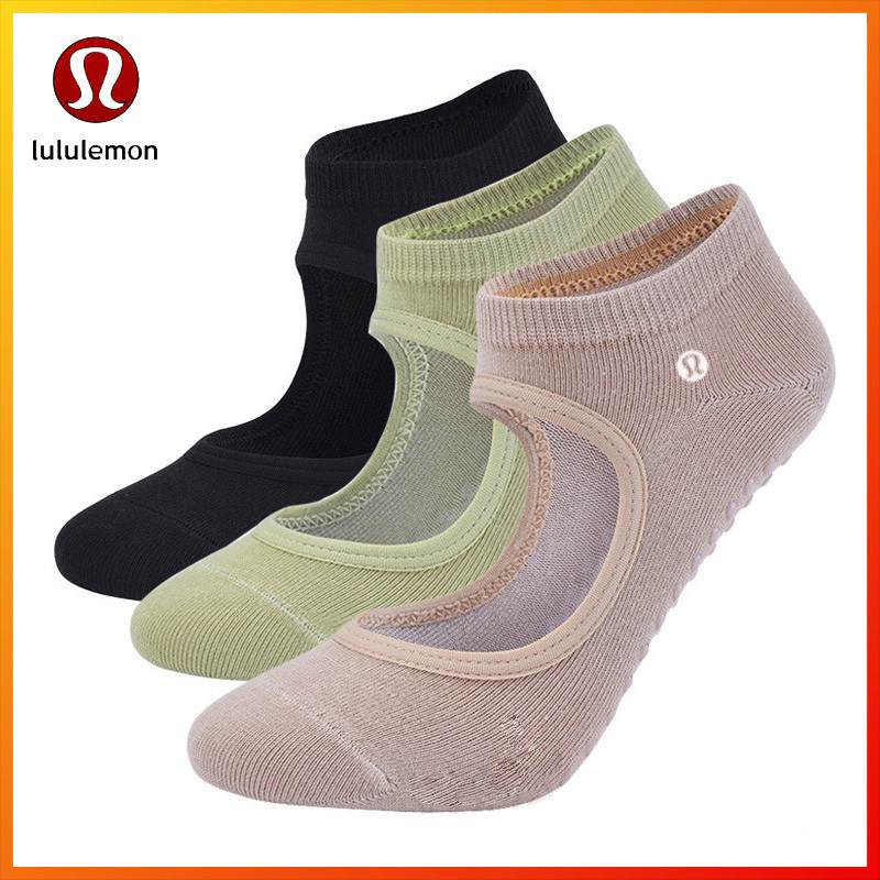 lululemon ถุงเท้าลุลูเลมอนใหม่สำหรับผู้หญิง ออกแบบมาเพื่อยอกยามากำลังกาย พิลาทิส และกิจกรรมกลางแจ้งในฤดูร้อน