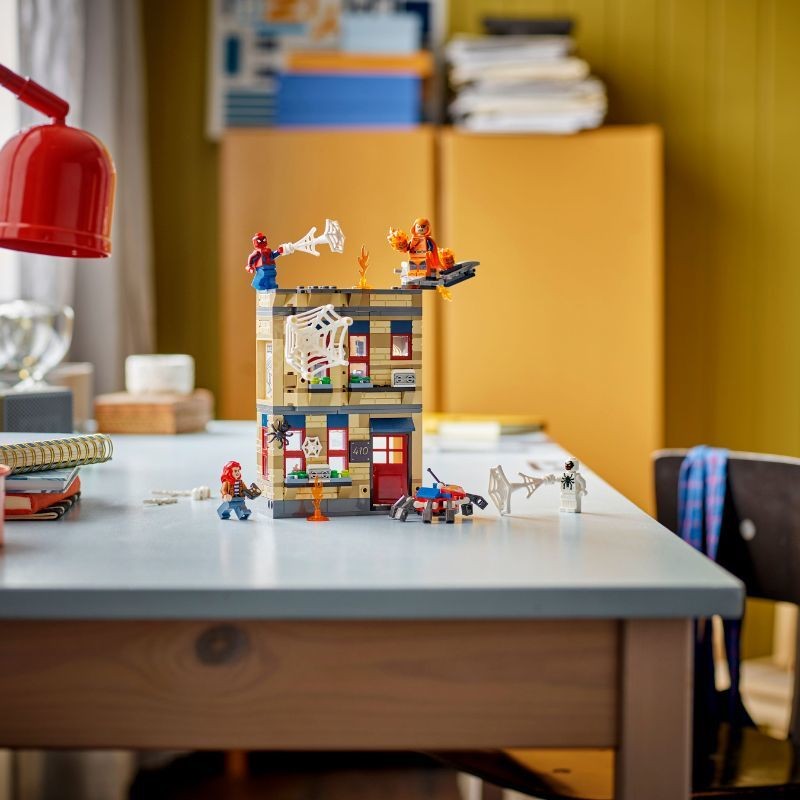 1 บาท LEGO LEGO Marvel Series 76317 Peter Parkers Apartment Building Block ของเล่นของขวัญวันเกิด