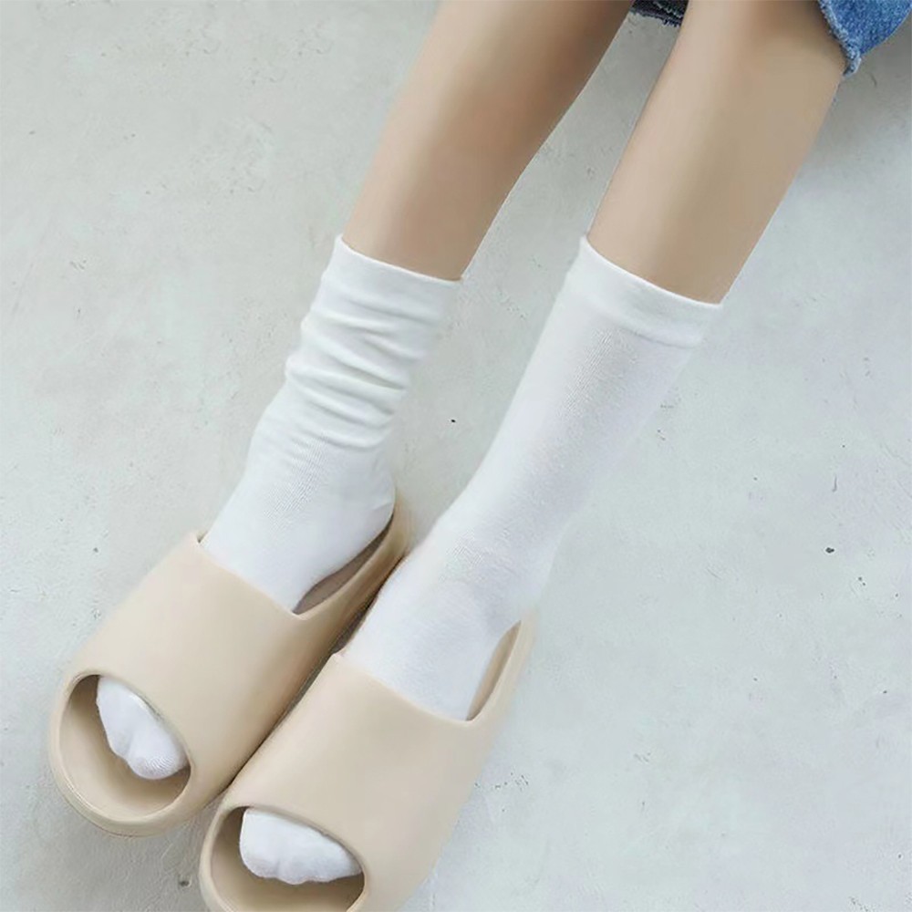 ถุงเท้าข้อกลางสำลอง สีพื้น สวมใส่สบาย เนื้อผ้านุ่มสบายระบายอากาศได้ดี