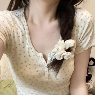 YY61 พร้อมส่ง เสื้อครอปเเขนสั้นสีนวลลายดอกไม้ สไตล์เกาหลี