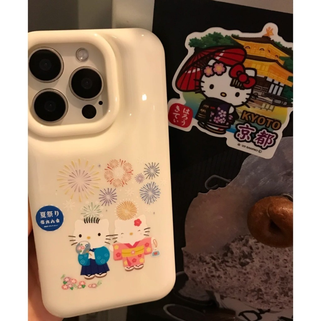 ดอกไม้ไฟ Hello Kitty เหมาะสําหรับ Apple 15/14/13pro เคสโทรศัพท์ 12/11 กันกระแทก xr/xs ขอบตรง 7/8p เคสโทรศัพท์หลุมขนาดใหญ่