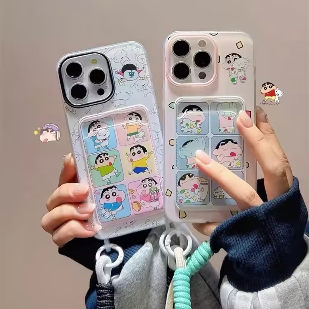 มีความสุขกริดพระราชวังหกรูปแบบดินสอสีน่ารักชินชาน เคสiPhone 11 13 15 14 12 Pro Max 7Plus XR XS X Max 7 8 15 Plus SE 2020