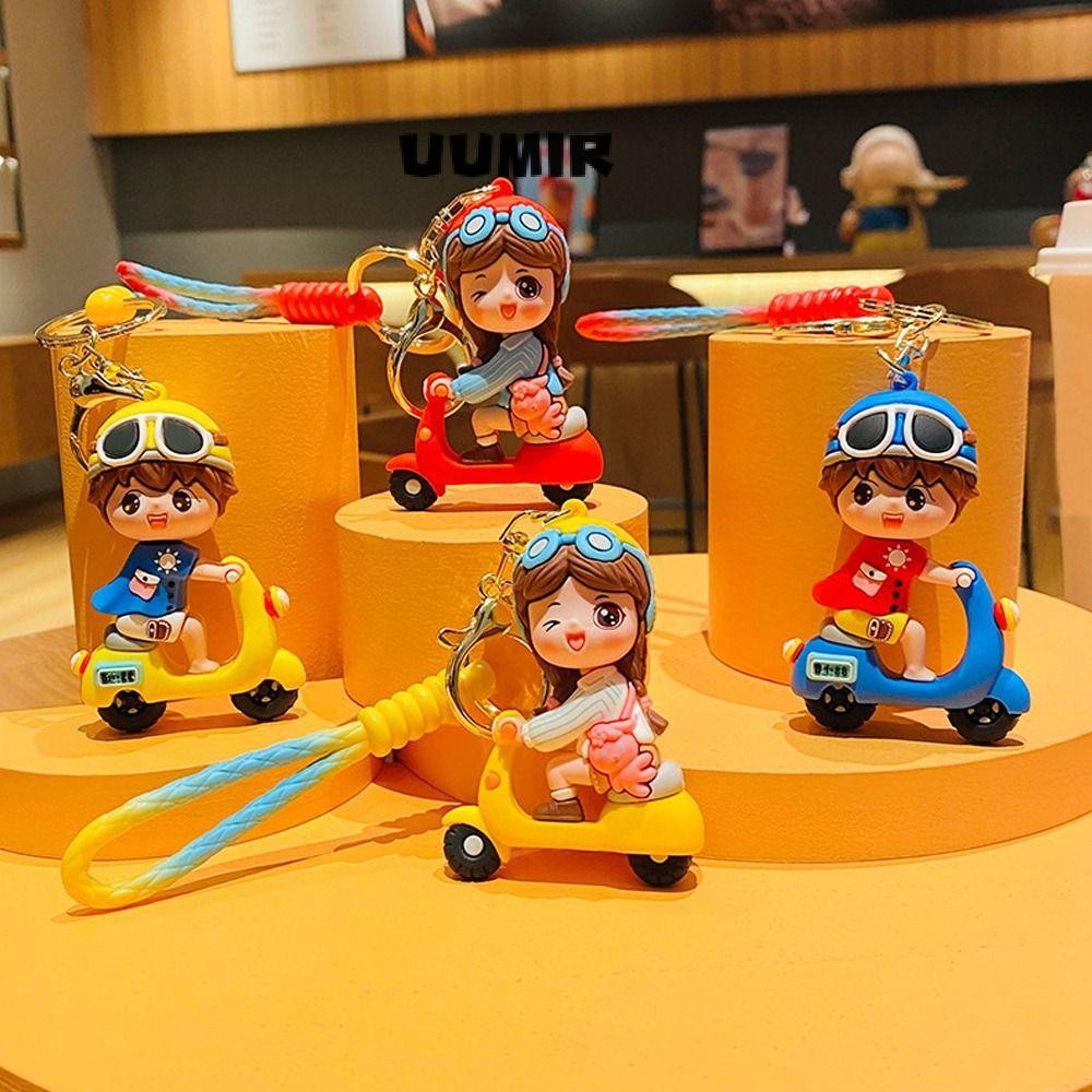 พวงกุญแจคู่,การ์ตูนพีวีซีรถยนต์ไฟฟ้าเด็กสาวจี้,แฟชั่นแขวนเครื่องประดับกระเป๋าเป้สะพายหลังพวงกุญแจอุปกรณ์เสริมกระเป๋า
