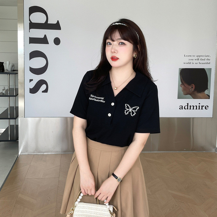 Caiduobao Plus ขนาดเสื้อผ้าผู้หญิงไขมัน mm2023 ฤดูร้อนสไตล์ใหม่แฟชั่น POLOV คอปักเสื้อยืด CXZ1037