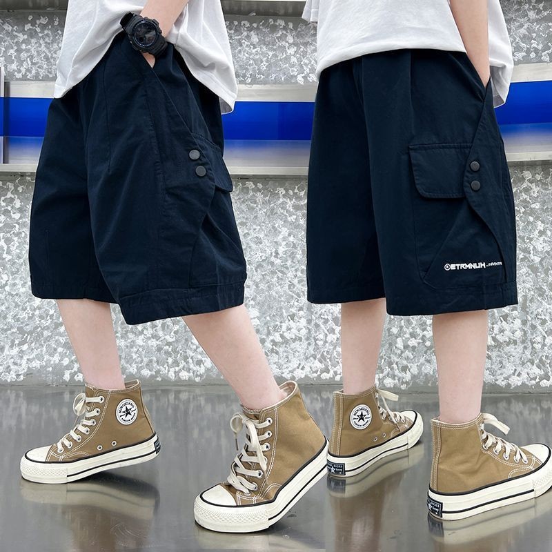【จัดส่งจากประเทศไทย】”กางเกงขาสั้นคาร์โก้เด็กผู้ชายรุ่นใหม่ สไตล์เกาหลี ทำจากผ้านุ่มระบายอากาศได้ดี ออกแบบเฉพาะสำหรับเด็กผู้ชาย”