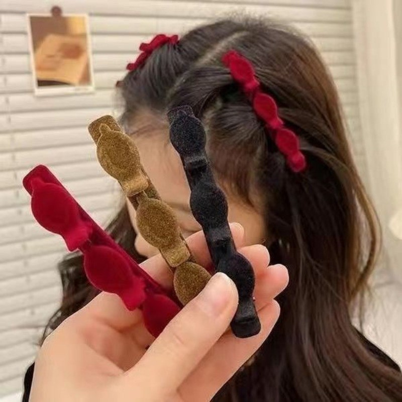 ขี้เกียจสองชั้น พร้อมกิ๊บทะลอกผม และ Temporary Hair Pins เหมาะสำหรับเจ้าสาวหรือนำมาตกแต่งทรงผม