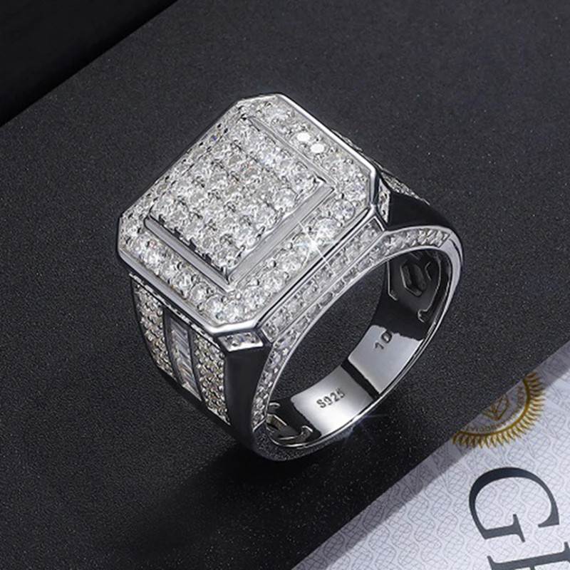 แหวนHip Hop สเตอร์ลิงเงิน ประดับด้วยหินMoissanite สวยงามสำหรับของขวัญวาระพิเศษ