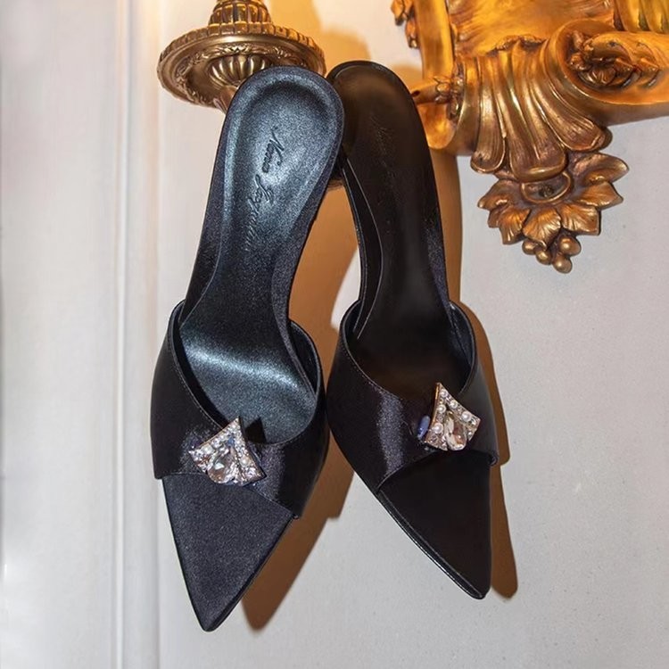 Pointed Toe Stiletto Slip-On รองเท้าส้นสูงผู้หญิง Rhinestones