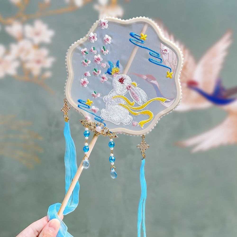 พัดลมโบราณปักดอกไม้ด้ามไม้ยาวเด็กผู้ใหญ่กลุ่มพัดลมจับคู่ ชม. อันฟู่ กี่เพ้า เต้นรําแคทวอล์ภาพพระราชวังพัดลม - รูปที่ 3