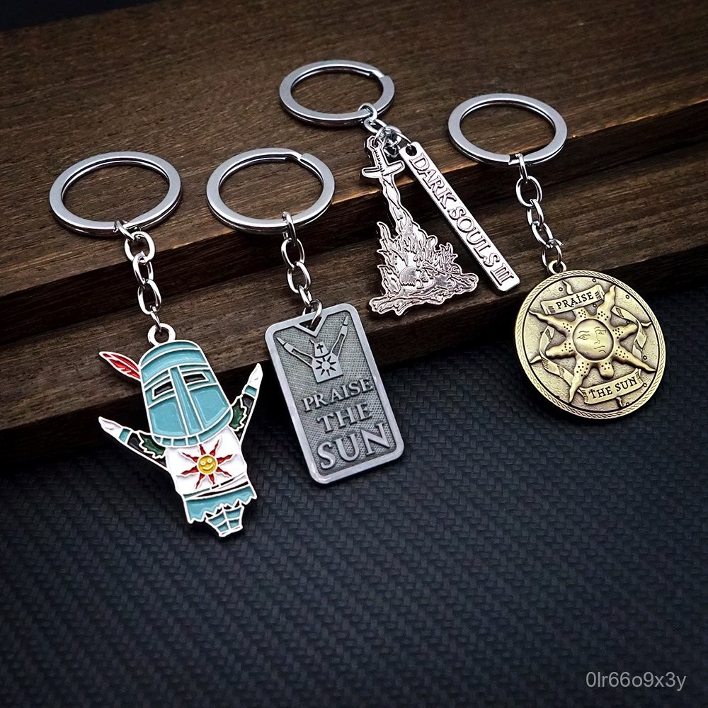 DARK SOULS Keychain Sun Knight Onion Kinght Key Chain Keyring Men Keychains Game Accessories Car Key