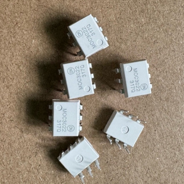 ดีที่สุด!! MOC3022  Triac & SCR Output Optocouplers Optocoupler TRIAC
