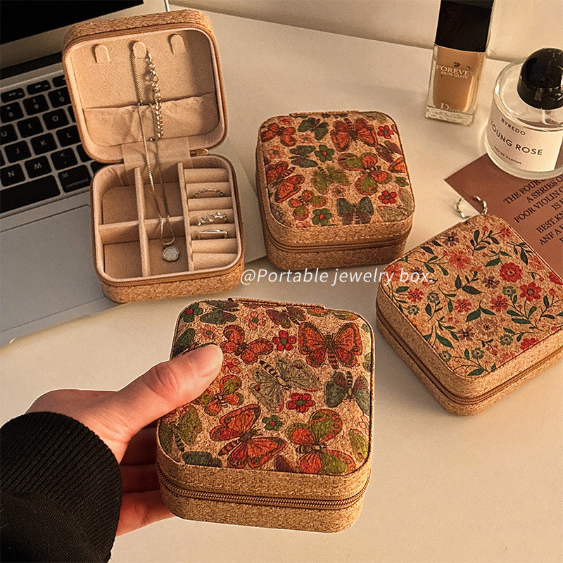 High-End ประณีตขนาดเล็กแบบพกพาต่างหูแหวนสร้อยคอเครื่องประดับกล่องเครื่องประดับจีน Retro กล่องเก็บเคร