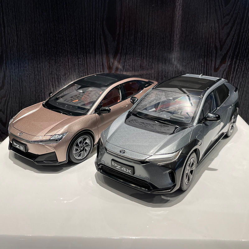 1: 18 โรงงานเดิม FAW Toyota bZ3 e-TNGA 2023 BZ4X รถจําลองโลหะผสมรุ่น