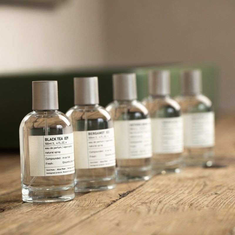 Niche Perfume Lab 33 ไม้จันทน์ชาดําสุภาพสตรียาวนานกลิ่นหอมอ่อนนักเรียนสาวสด MLJD