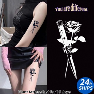 สติกเกอร์ลายสักดอกกุหลาบสำหรับขา ออกแบบมาให้เหมือนสักจริง คง…