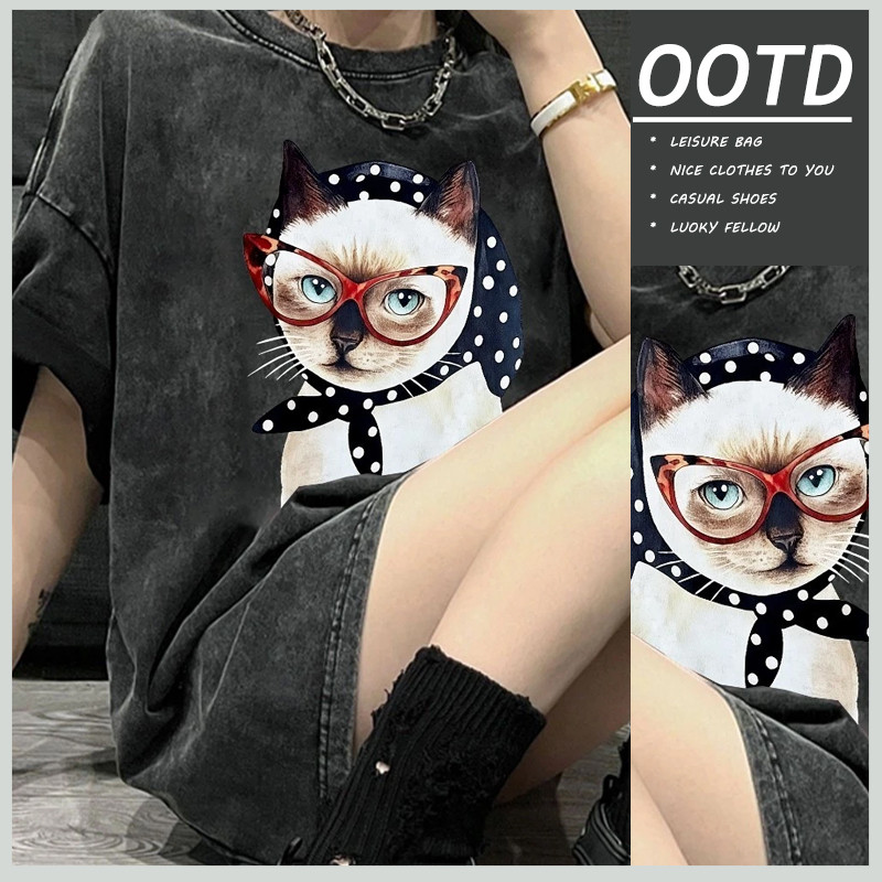 T42.SHOP🌸เสื้อยืดฟอก สื้อยืด oversize วินเทจ ผ้าคอตตอน ลาย "hijab glasses cat" สินค้าใหม่ 2025
