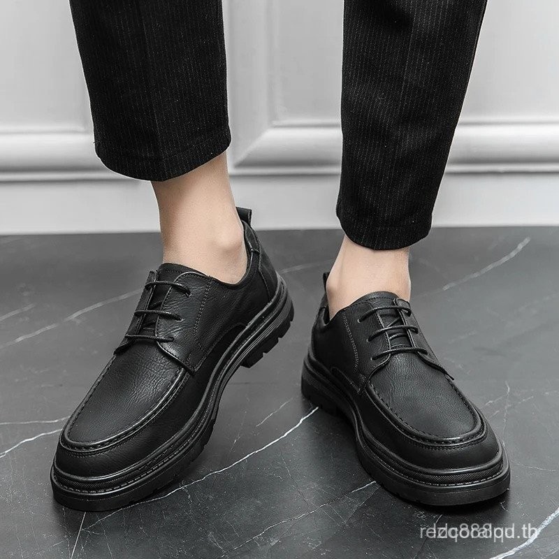 2024 สไตล์ใหม่เยาวชนสไตล์อังกฤษ Lace-Up รอบ Toe ธุรกิจรองเท้าหนังผู้ชายหนา Soled ผู้ชายรองเท้าแฟชั่น