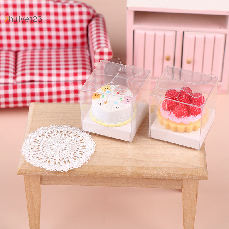 <zhuliye123> 1:12 Dollhouse Miniature สตรอเบอร์รี่เค้กวันเกิด W/โปร่งใสกล่องบรรจุภัณฑ์ห้องครัวตกแต่งของเล่นตุ๊กตา House อุปกรณ์เสริม Nice