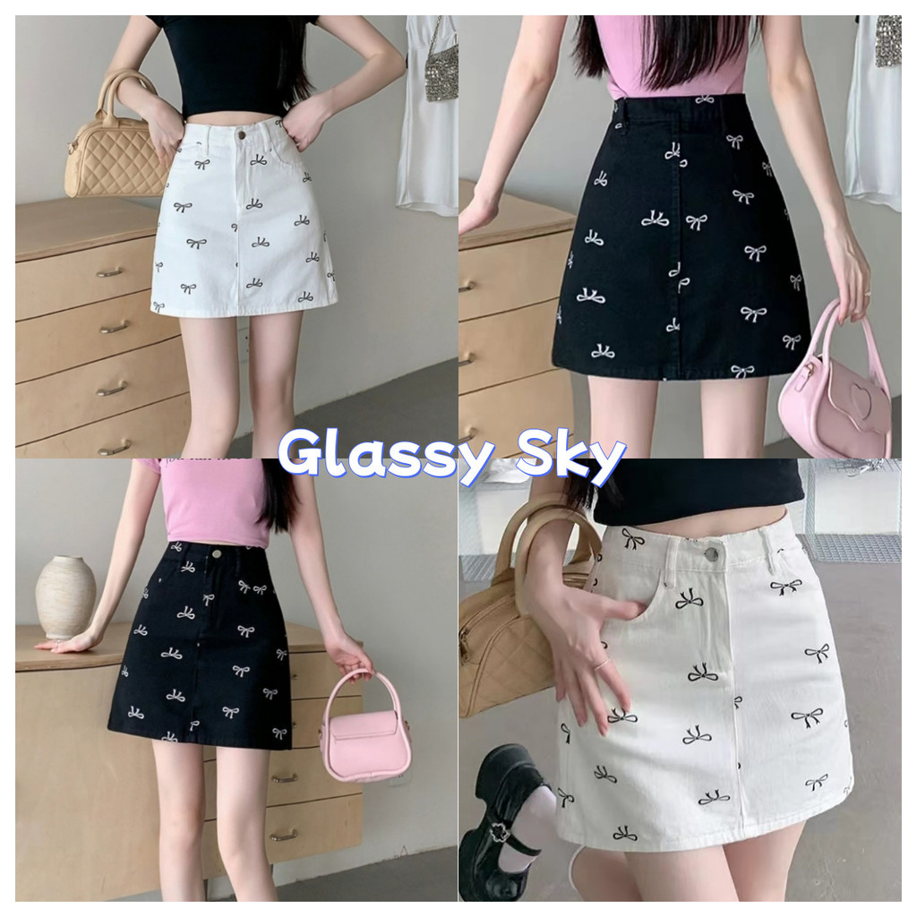 Glassy Sky พร้อมส่ง กระโปรงขาสั้น เอวสูง ลายโบว์ สีพื้นดำขาว ทรงเอ เรียบหรู กระโปรง (2403-NZ)