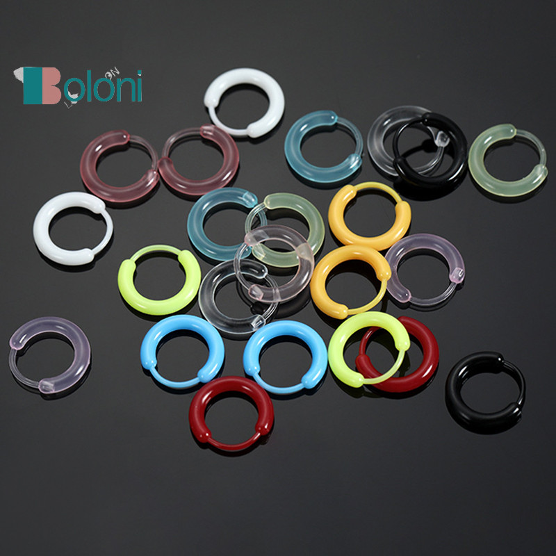 [โบโลนี] 10ชิ้นที่มีสีสันเรซิ่นต่างหูห่วงน่ารักต่างหูเล็กๆสําหรับผู้หญิงสาวที่เรียบง่ายอเนกประสงค์หูหัวเข็มขัดอุปกรณ์เครื่องประดับของขวัญใ