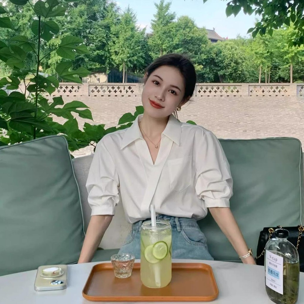 เสื้อเชิ้ตแขนสั้น แขนพัฟ แบบบาง เข้ากับทุกการแต่งกาย เสื้อเชิ้ตแขนสั้นผู้หญิงใหม่อ่อนโยน เสื้อครอปโปโล ทรงหลวม#W464