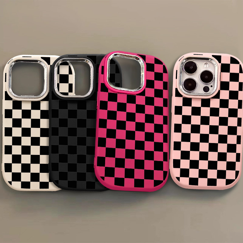 แฟชั่นสีดําลายตารางหมากรุกเคสโทรศัพท์เข้ากันได้สําหรับiphone 15 14 13 12 16 Pro Max Xr X Xs Max 7 8 SE 2020 เลนส์โลหะป้องกันกันกระแทกซิลิโคนอ่อนนุ่มปกหลัง