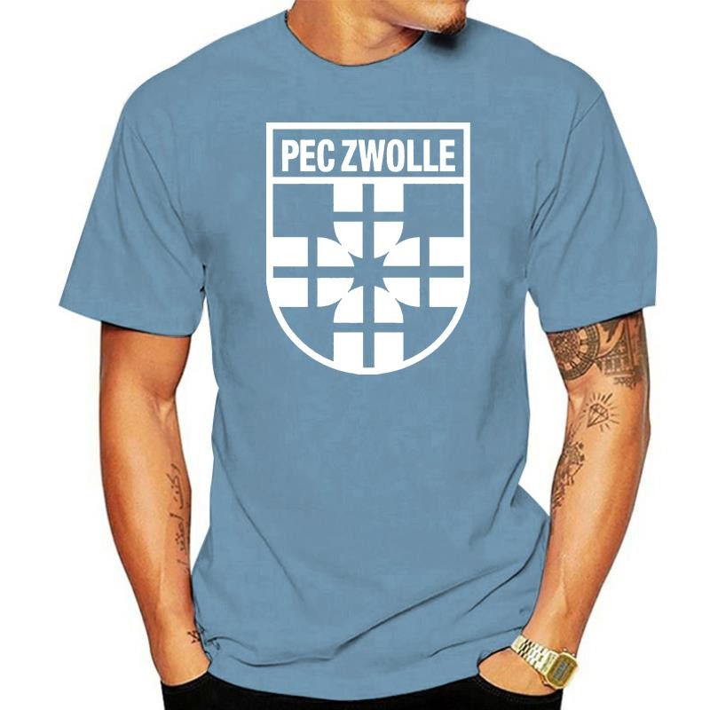 เสื้อยืดผู้ชาย PEC Zwolle แบบคลาสสิก มีโลโก้ทีม Blauwevingers และภาพลักษณ์ของโค้ช Ron Jans สำหรับแฟช
