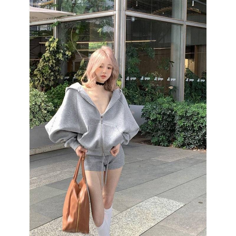 Xyzkuli ชุดลําลองเสื้อแจ็คเก็ตเสื้อกันหนาวมีฮู้ดสีเทาผู้หญิง 2024 ฤดูใบไม้ผลิฤดูใบไม้ร่วงเอวสูงกางเกงตรงสั้นชุดสองชิ้น