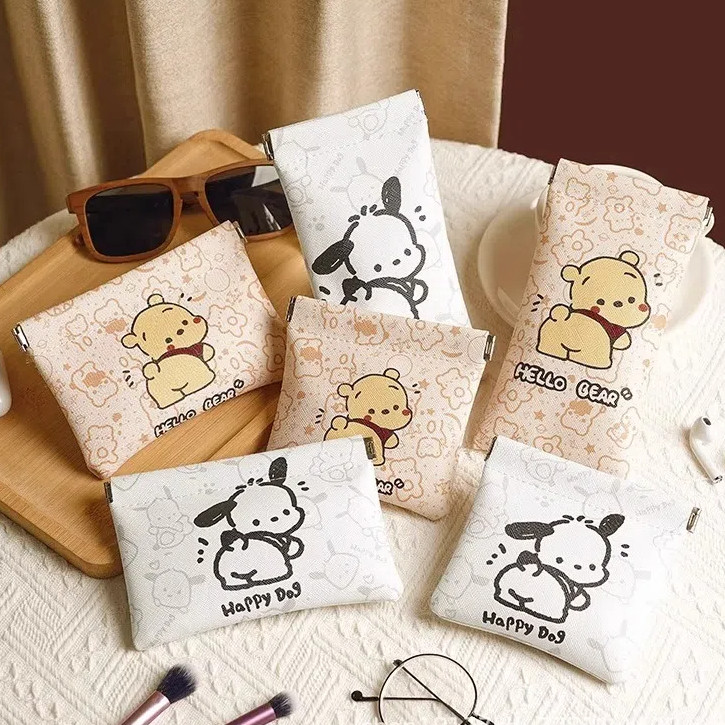 น่ารัก Pochacco Bear ปิดอัตโนมัติ Shrapnel กระเป๋าเก็บ Anti-Pressure ผู้หญิงแบบพกพาลิปสติกกระเป๋าเครื่องสําอางแต่งหน้าแว่นตาแว่นตากันแดดกระเป๋า