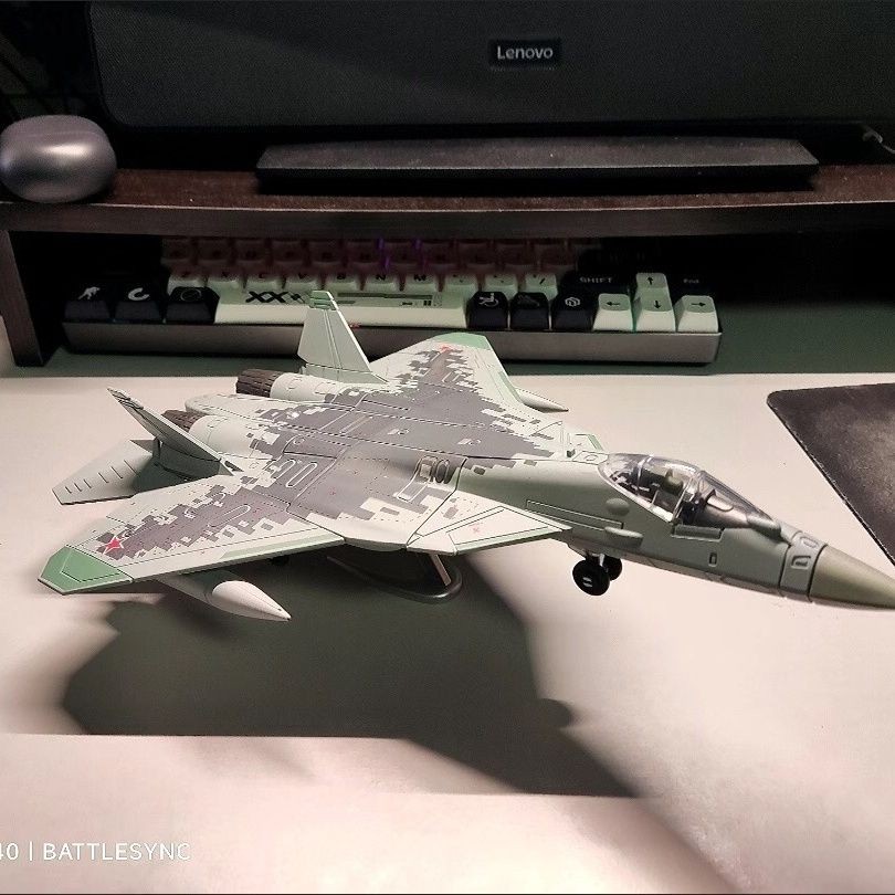 สินค้าใหม่พร้อมสต็อก Xujia ประกอบรุ่นเครื่องบิน Fighter F22 รุ่น Su 57f35B-2 เครื่องบินถัง M1A2 Leop